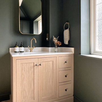 Bold shower room