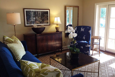 Inspiration for a living room remodel in Orlando