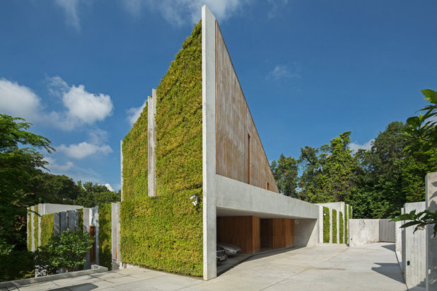 Современный Фасад дома by Metaphor Design + Architecture Pte. Ltd.