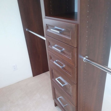 Coco Walk-In Closet with Matte Aluminum Modern Handles