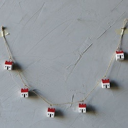 TIN GARLAND - HANDPAINTED HOUSES - Products