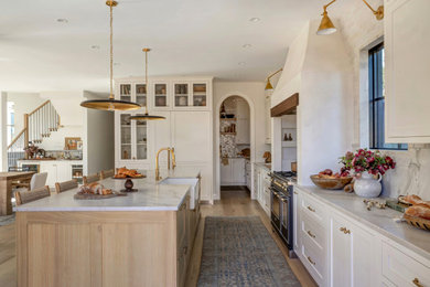 Transitional kitchen photo in Seattle