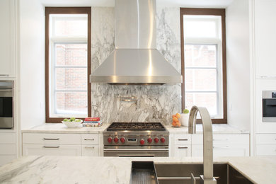Transitional kitchen photo in Toronto