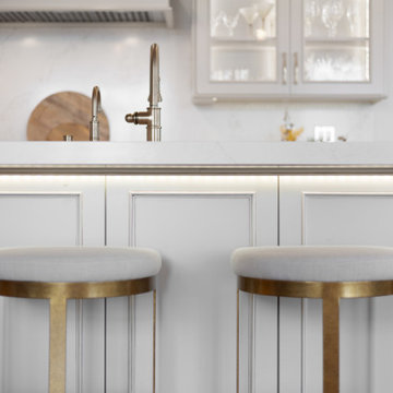 Showplace EVO Savannah Kitchen, in Accessible Beige with Walnut Glaze