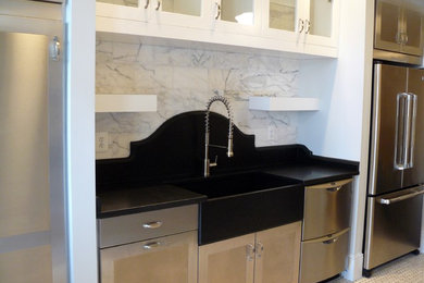 Minimalist kitchen photo in DC Metro