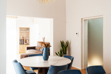 Esempio di una sala da pranzo design