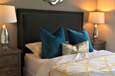 Bedroom - transitional bedroom idea in Vancouver