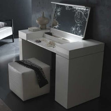 MAKEUP VANITIES