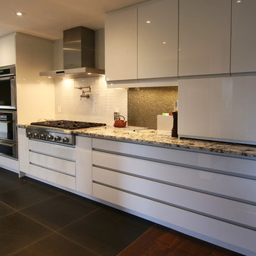 Modern High Gloss White Kitchen