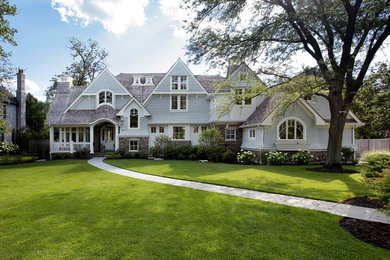 Elegant exterior home photo in Chicago