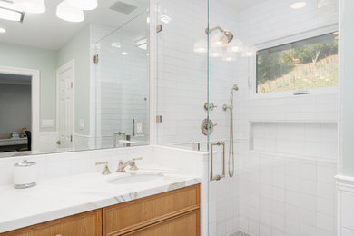 Example of a cottage bathroom design in San Francisco
