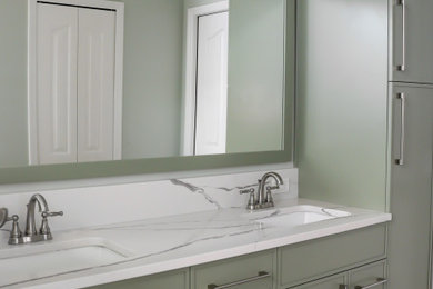 Inspiration for a bathroom remodel in Orlando