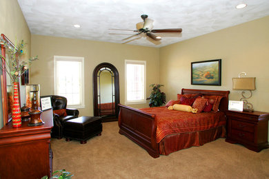 Inspiration for a timeless bedroom remodel in Milwaukee