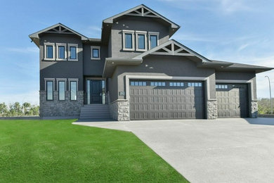 Traditional exterior home idea in Calgary
