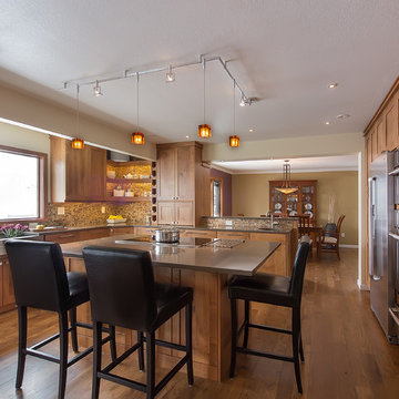Golden Kitchen