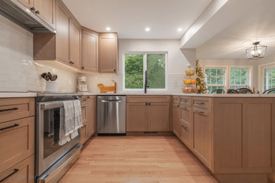 Kitchen - contemporary kitchen idea in Seattle