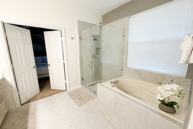 Inspiration for a contemporary bathroom remodel in Orlando