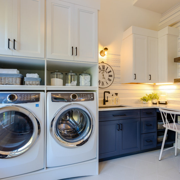 75 Laundry Room with an Integrated Washer/Dryer ...