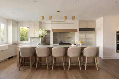 Inspiration for a craftsman kitchen remodel in Los Angeles