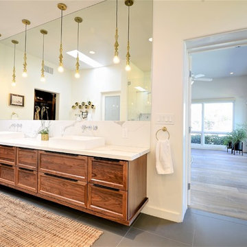 3rd Ave Master Suite