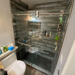 Palo Verde Dr - Apple Valley - Shower Doors