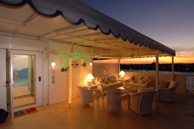 Inspiration for a modern patio remodel in Miami