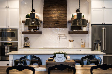 Inspiration for a rustic kitchen remodel in Cleveland