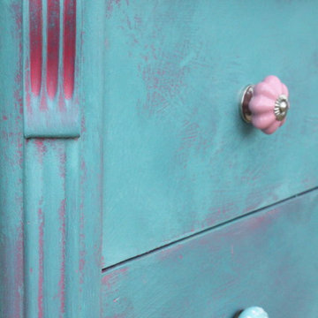 Pine drawers makeover
