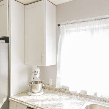 UT White Shaker Kitchen Cabinets