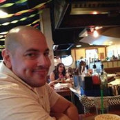Carlos Gee's photo