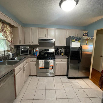 Hudson / MA - White Kitchen