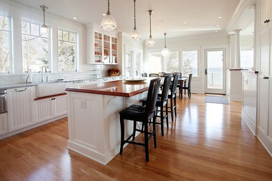 Kitchen - transitional kitchen idea in Boston
