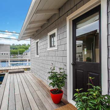 Anne's Houseboat