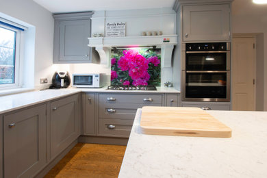 Inspiration for a contemporary kitchen in Buckinghamshire.