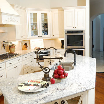Home in the Woodlands - Medallion