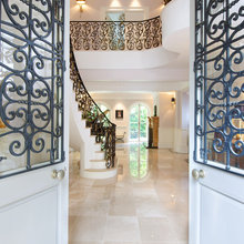 Elevator / Staircase
