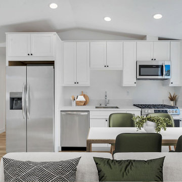 Kitchen / Dining Area