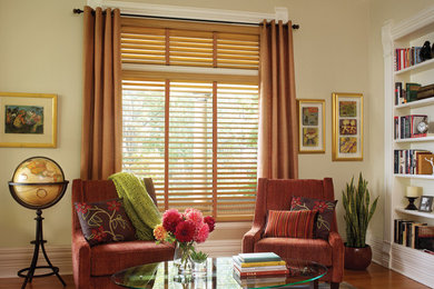 Example of a classic living room design in Miami