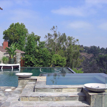 Vanishing Edge Swimming Pools