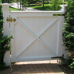 Cellular Vinyl Board Gate - Outdoor Products