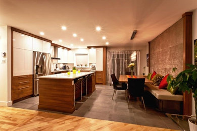 Kitchen - kitchen idea in Montreal