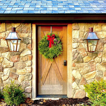 French Quarter Holiday Wreath Entry