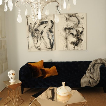 Lynne Scalo uses ARTERIORS vase on table