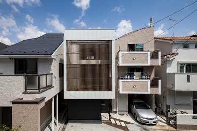 This is an example of a modern exterior in Tokyo Suburbs.