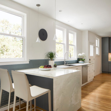 Sophisticated White and Gray Contemporary Kitchen Counter Seating