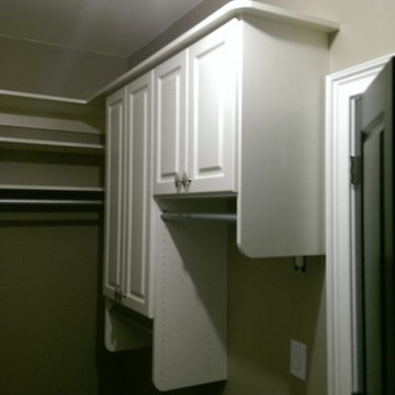 Small Walk-In Closet - Alpharetta, Georgia