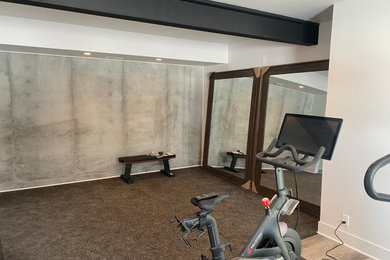Inspiration for a modern home gym remodel in Omaha