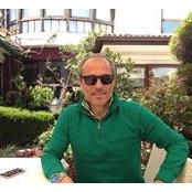 Foto de Mustafa Özön
