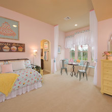 Shayna room