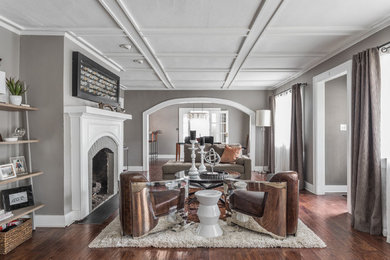 Trendy living room photo in Indianapolis